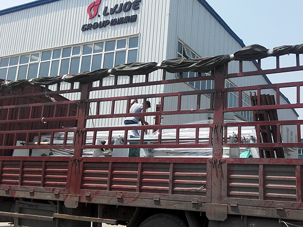 陜西客戶訂購(gòu)膠帶分切機(jī)發(fā)貨